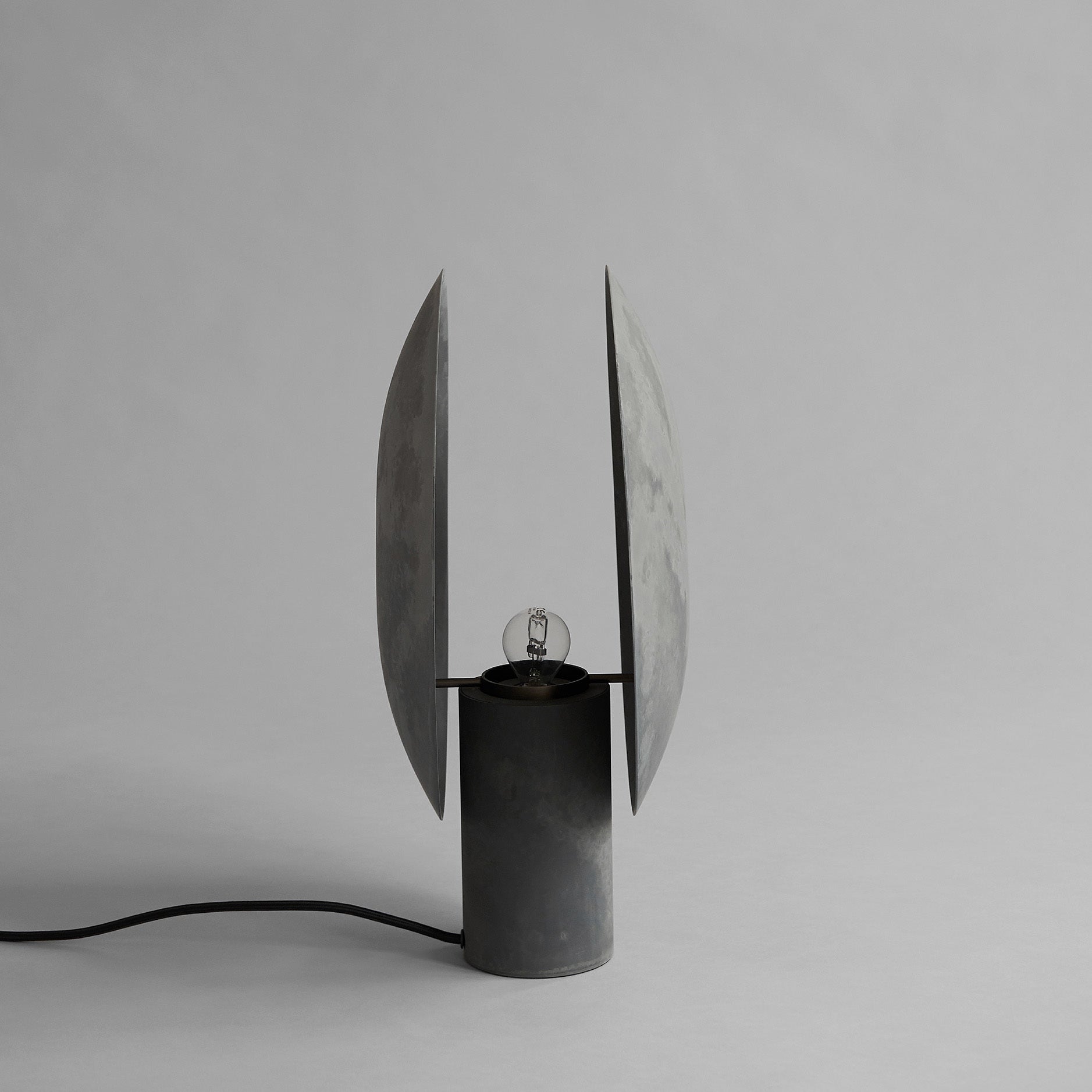 Clam Table Lamp - Oxidized