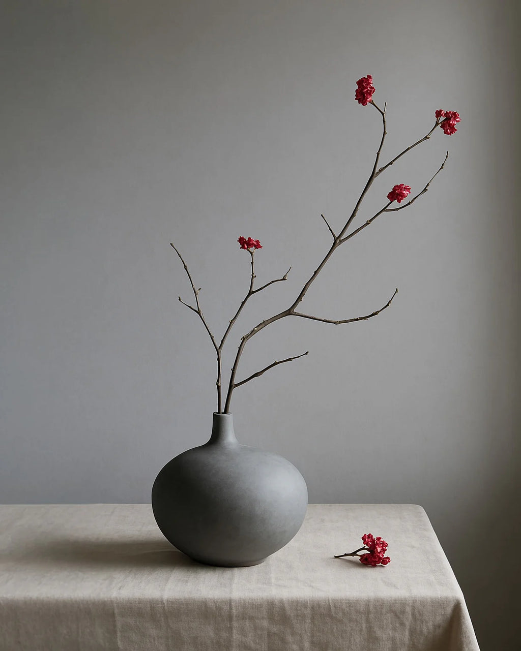 Submarine Vase, Small - Dark Grey