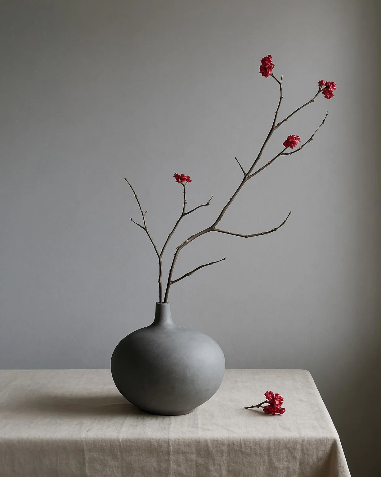 Submarine Vase, Small - Dark Grey