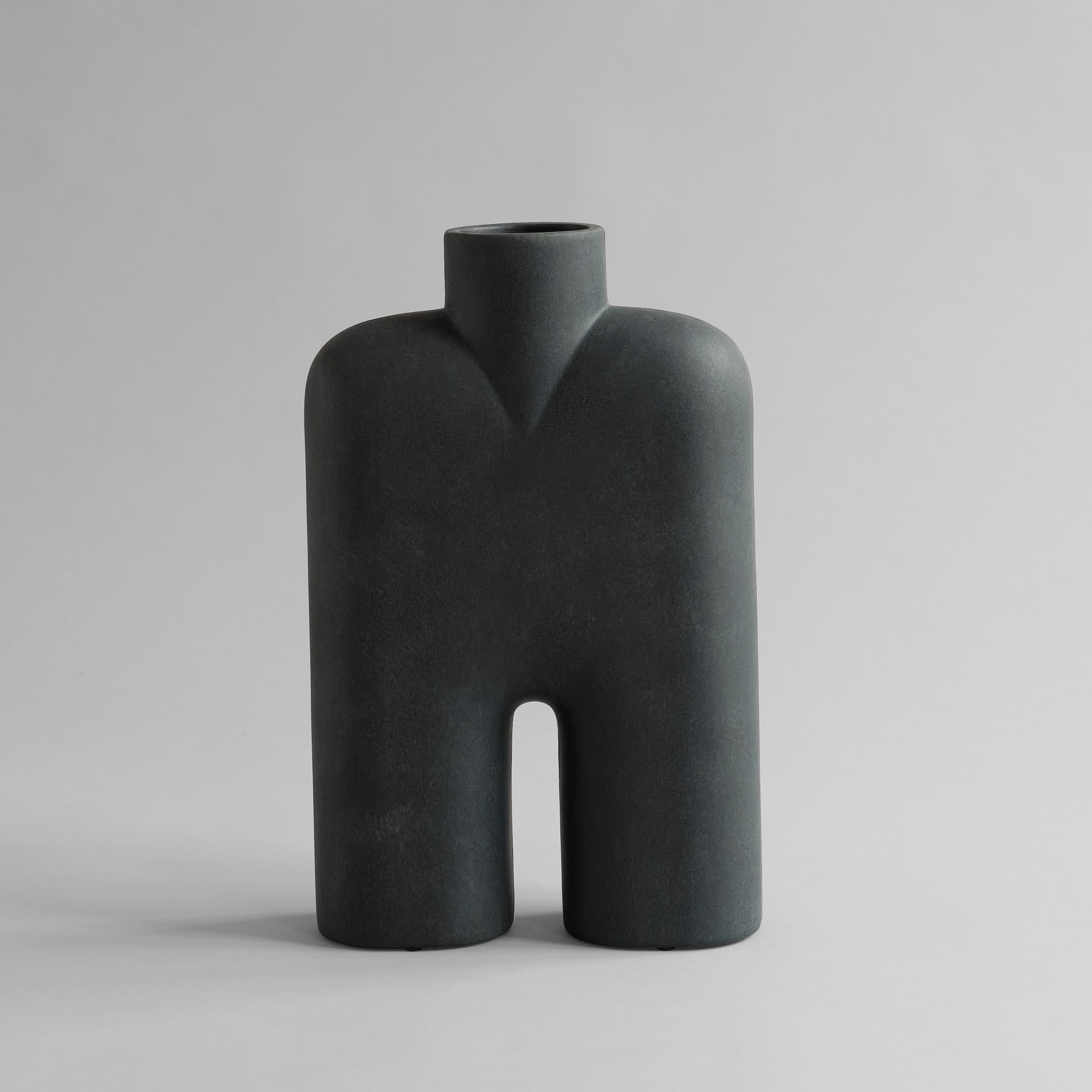 Cobra Vase Tall, Medio - Black
