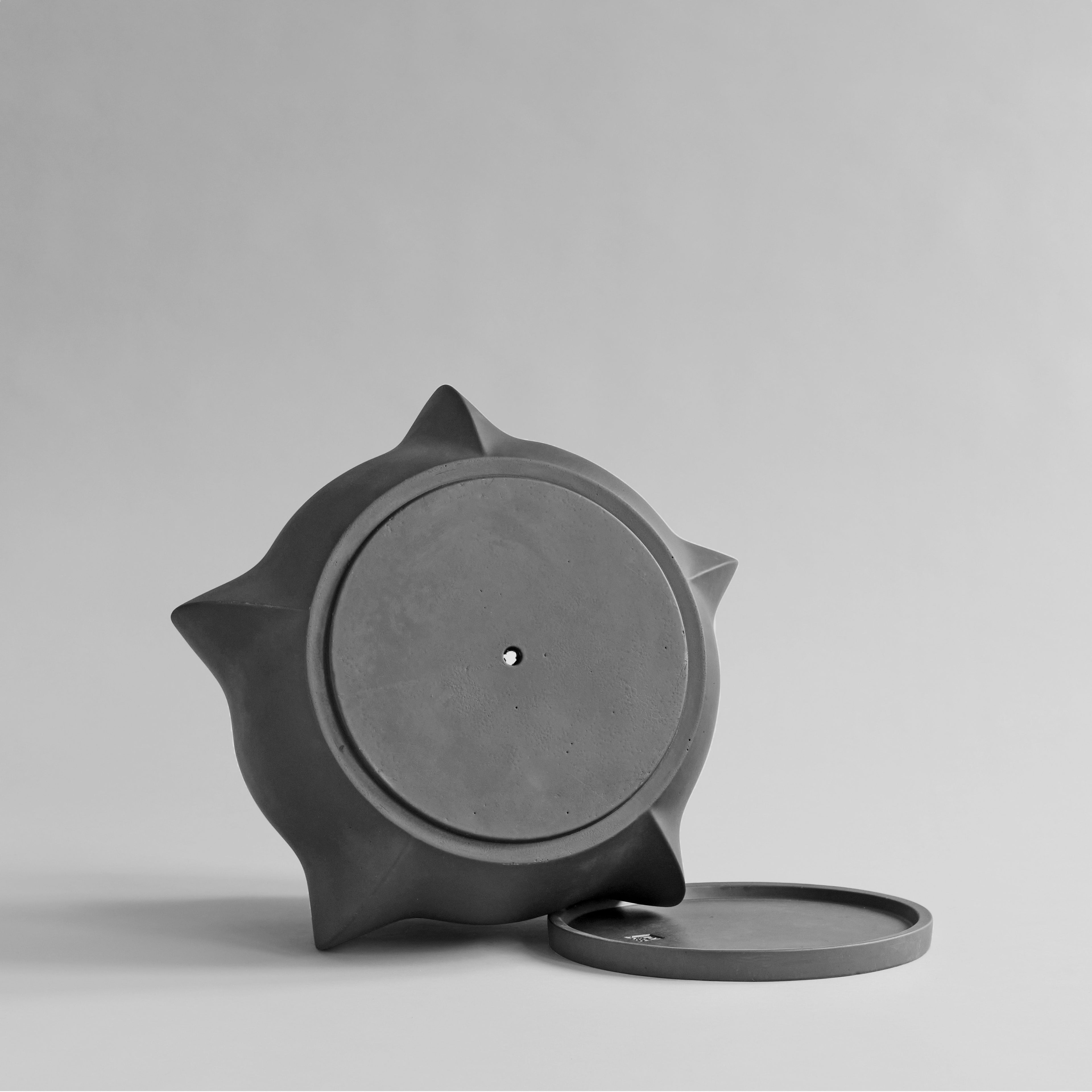 Arket Plant Pot, Medio  - Dark Grey
