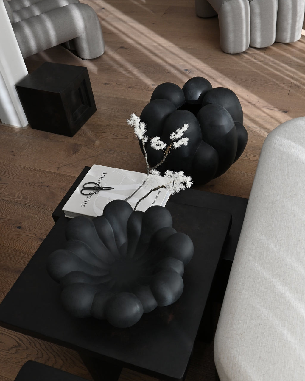 Bloom Vase Big - Black
