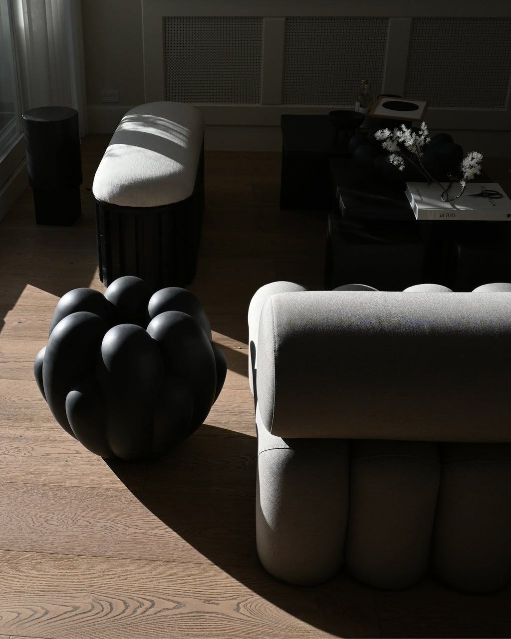 Bloom Vase Big - Black