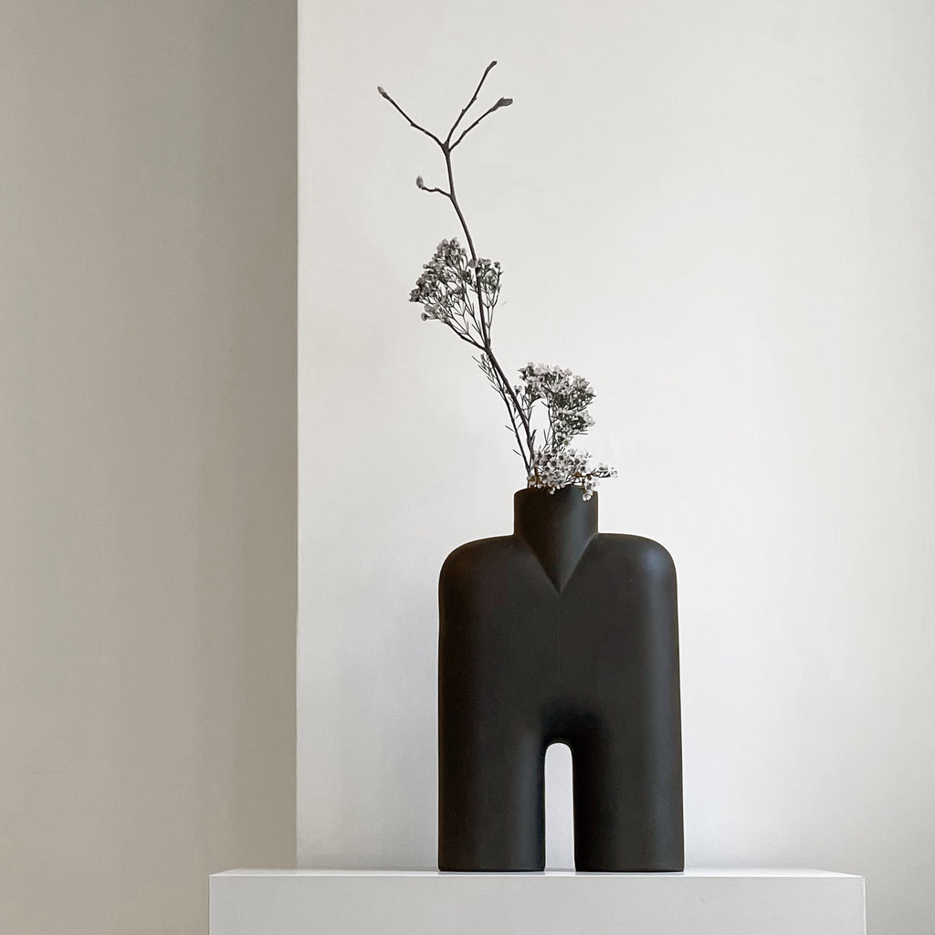 Cobra Vase Tall, Medio - Black